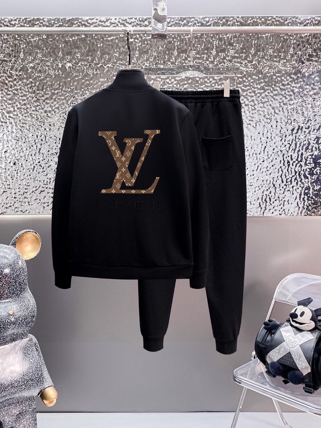 ルイ・ヴィトン「Louis Vuitton」2025秋冬 メンズ スポーツウェア セットアップ