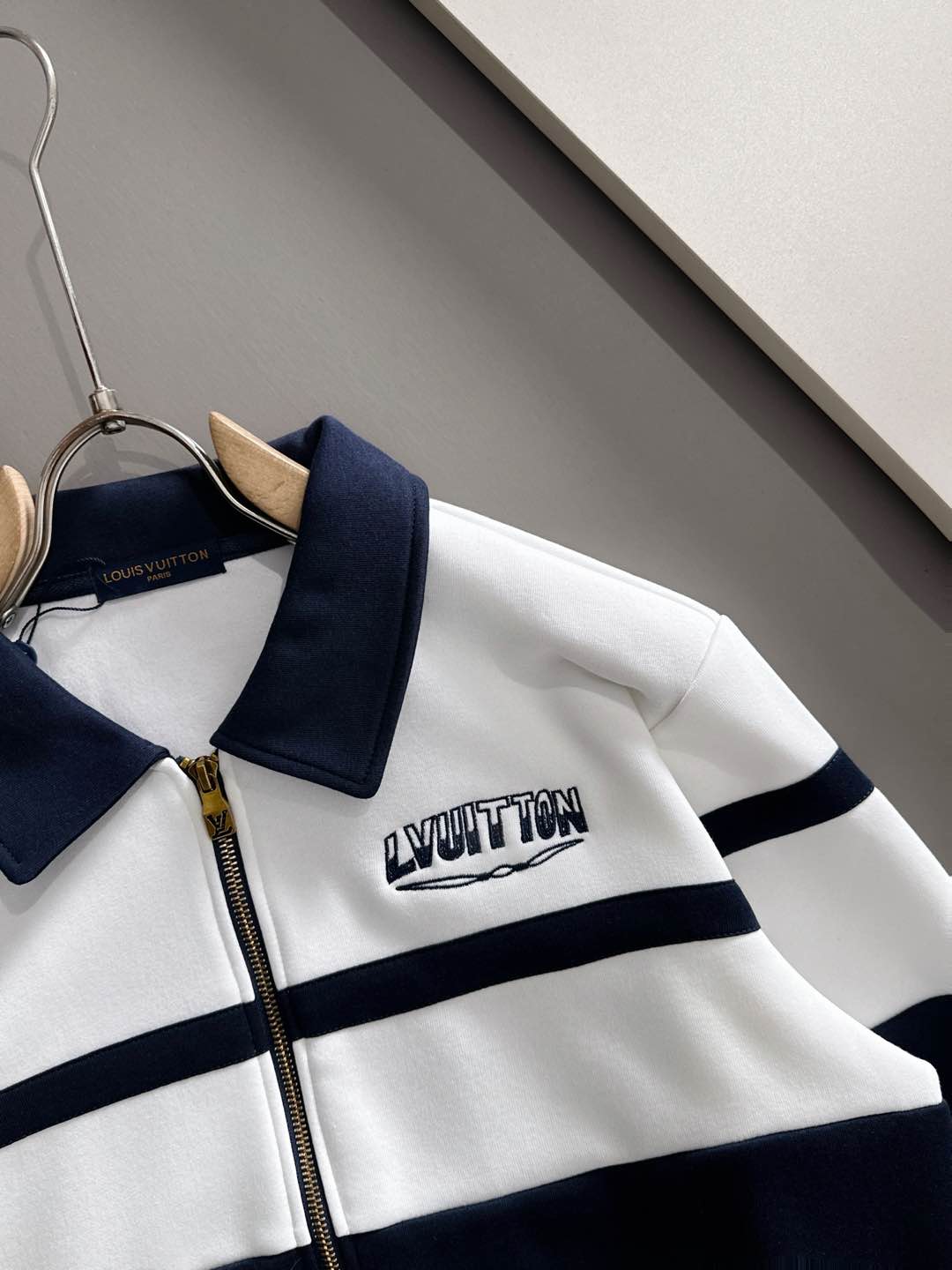 ルイ・ヴィトン「Louis Vuitton」2025秋冬 メンズ スポーツウェア セットアップ