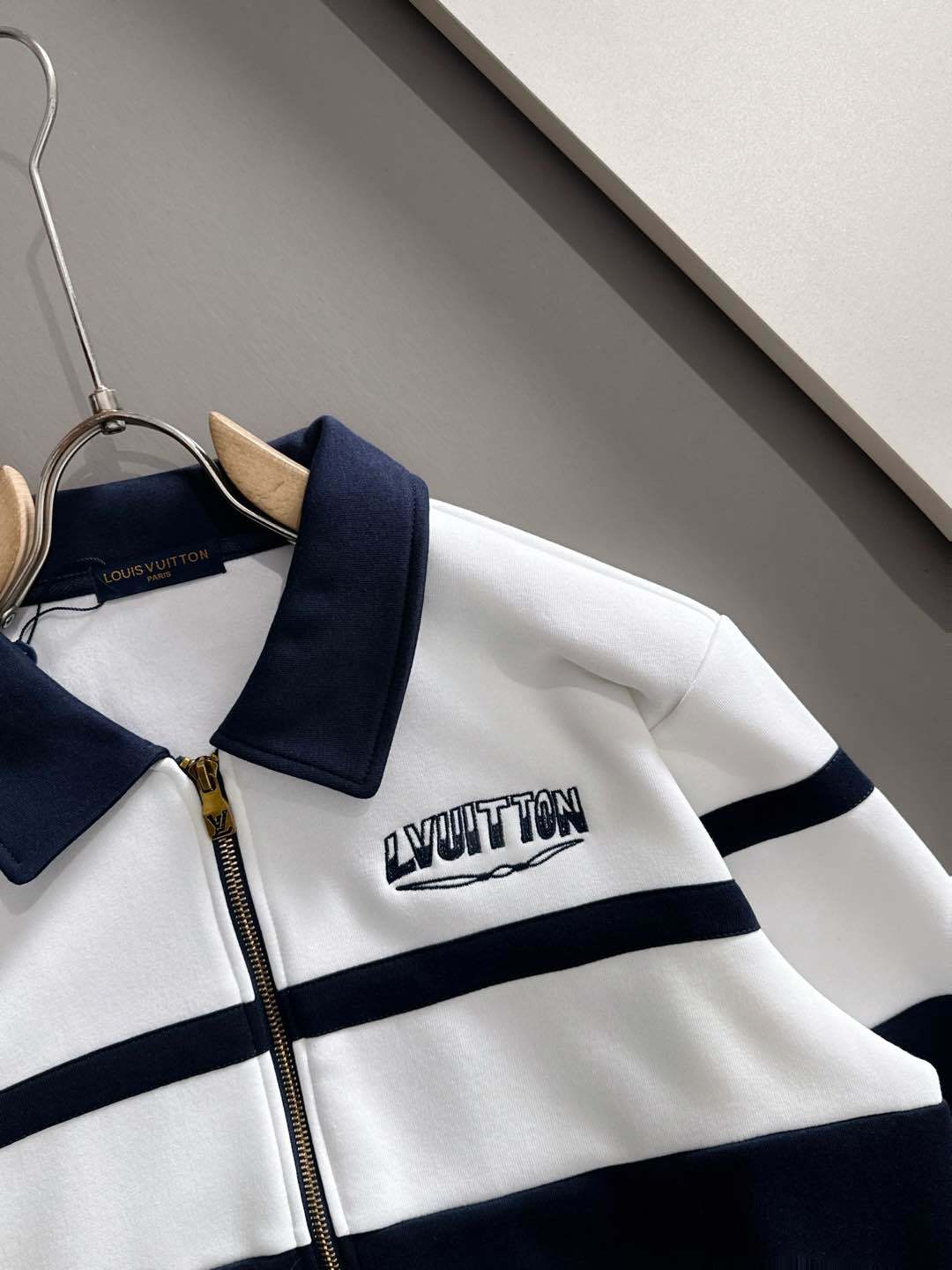 ルイ・ヴィトン「Louis Vuitton」2025秋冬 メンズ スポーツウェア セットアップ