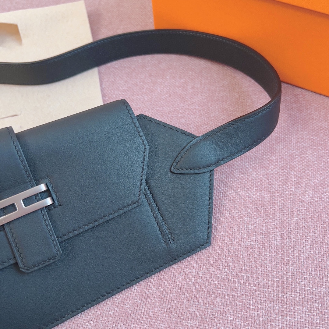 エルメス「Hermès」エラン ポケット 24ベルトポーチ