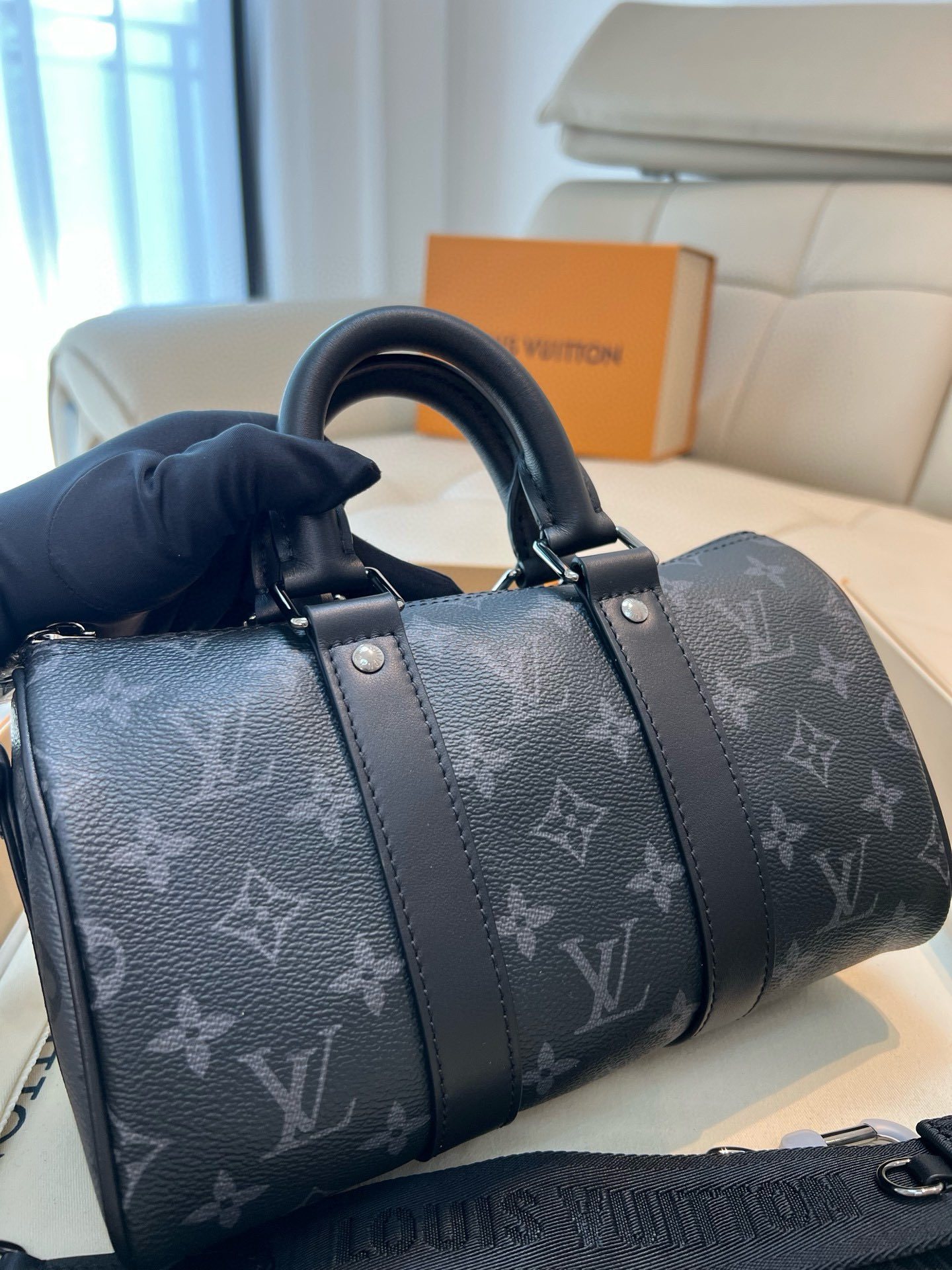 ルイ・ヴィトン「Louis Vuitton」モノグラム エクリプス 逆さま キープオール バンドリエール 25 ハンドバッグ