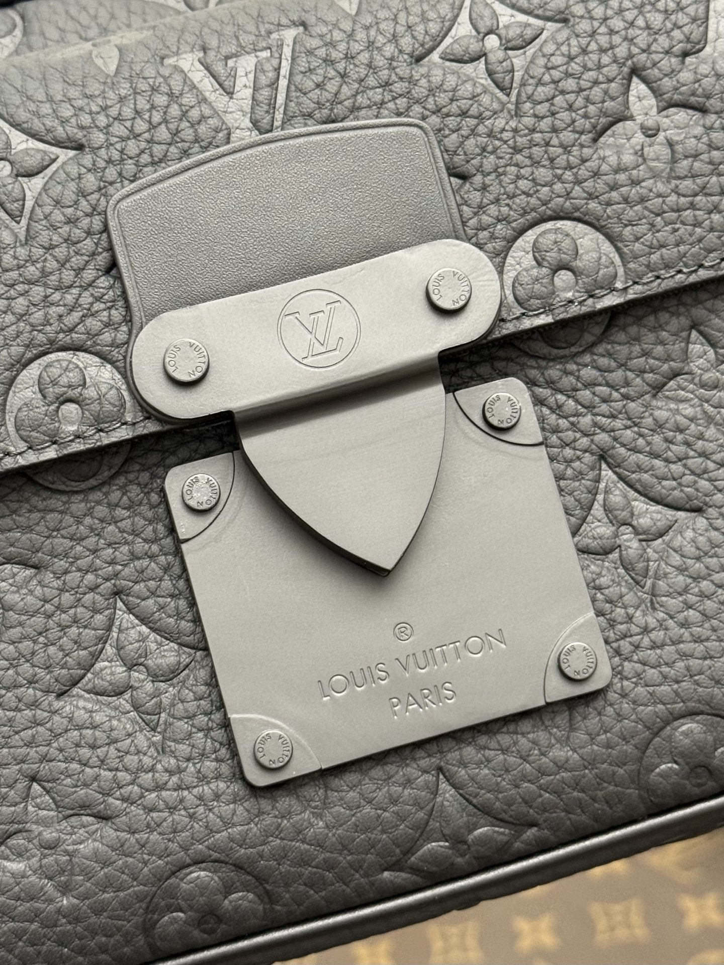 ルイ・ヴィトン「Louis Vuitton」S Lock トーリロンレザー メッセンジャーバッグ