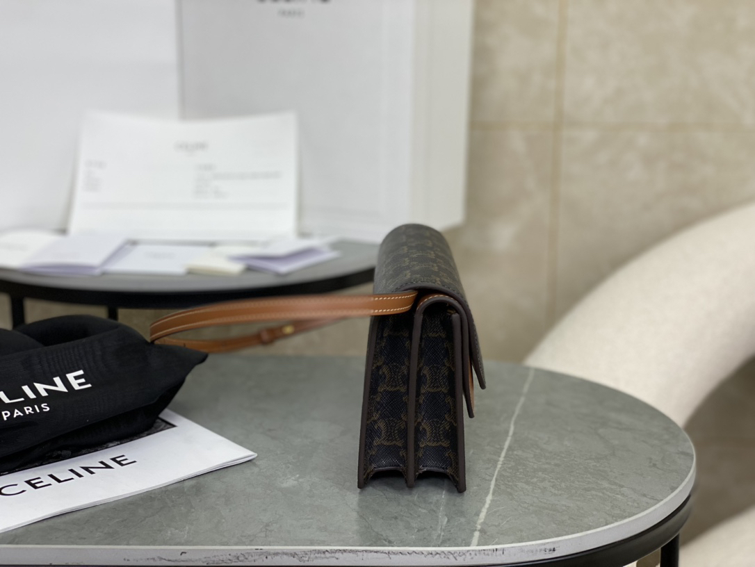 セリーヌ「Celine」New Luggage スモール ショルダーバッグ