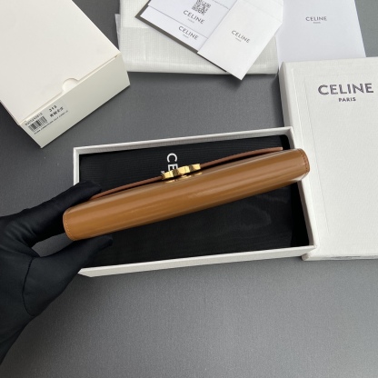 セリーヌ「Celine」Triomphe 財布