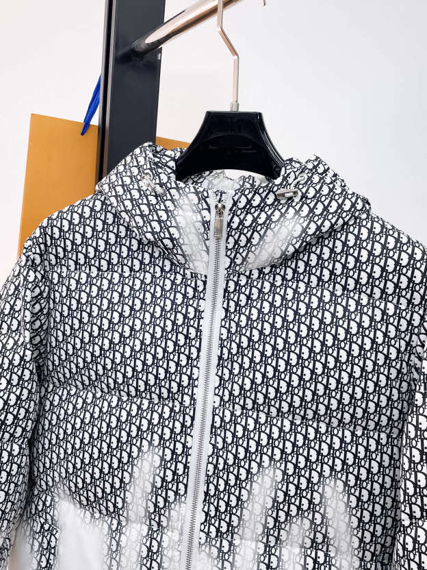 ディオール「Dior」ダウンジャケット