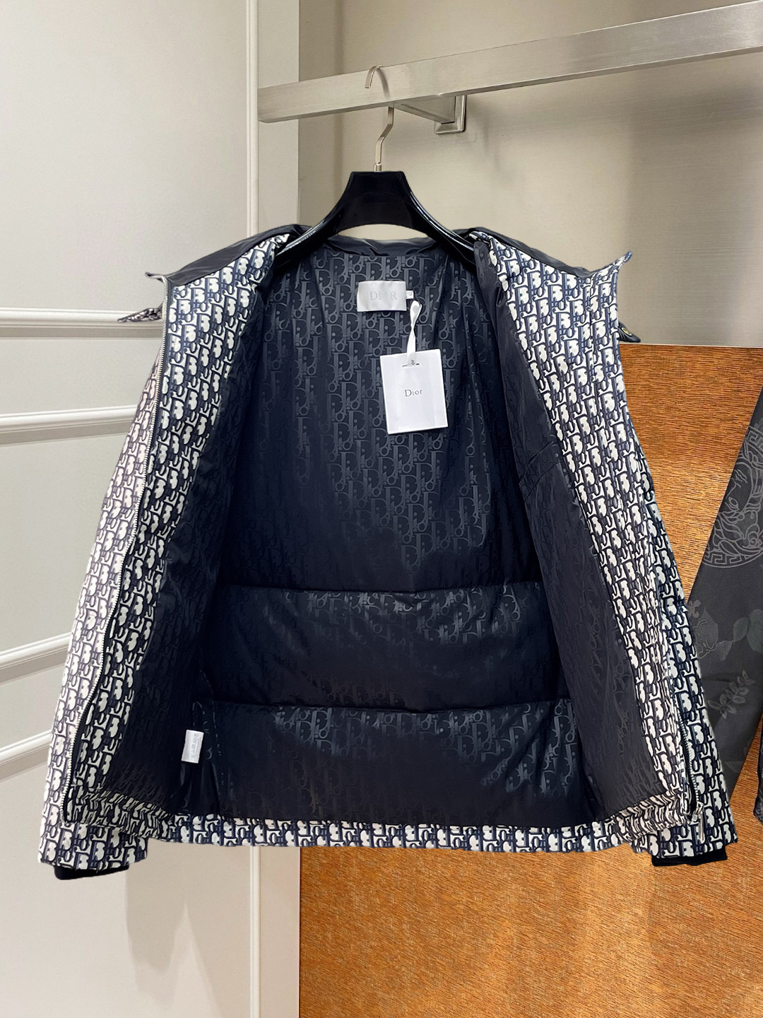 ディオール「Dior」ダウンジャケット