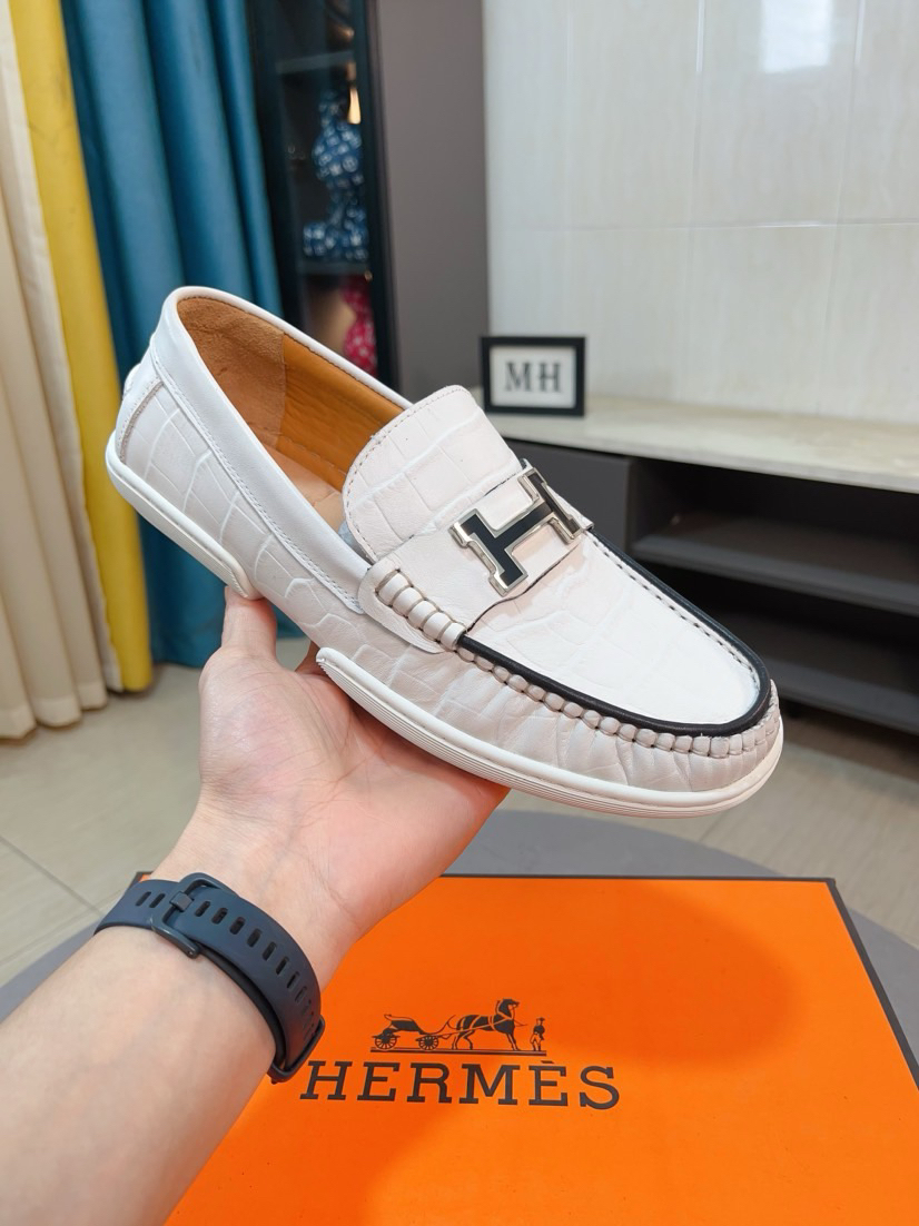 エルメス［Hermès］おしゃれなペアスニーカー