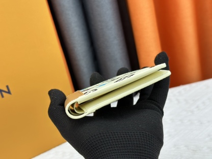 ルイ・ヴィトン「Louis Vuitton」ポルトフォイユ･ミュルティプル