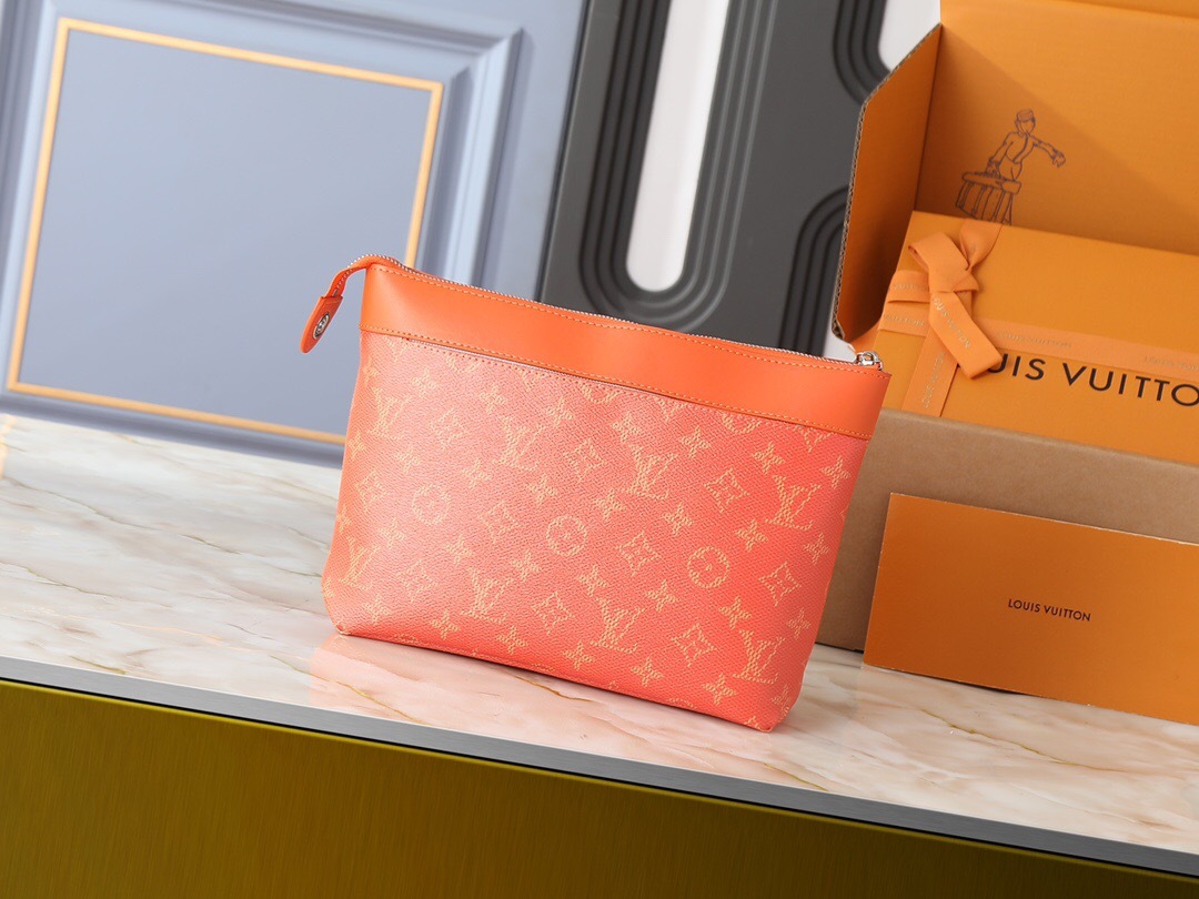 ルイ・ヴィトン「Louis Vuitton」ポシェット･ヴォワヤージュ スープル