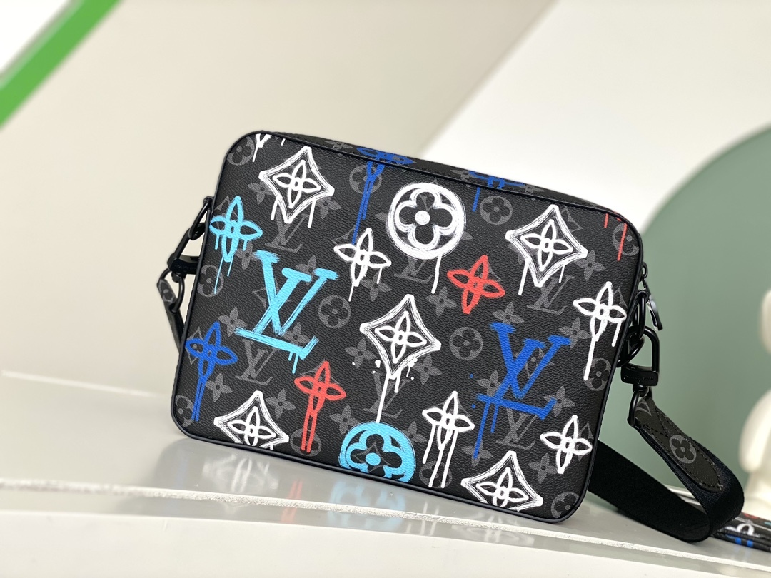 ルイ・ヴィトン「Louis Vuitton」新作 Trio メッセンジャーバッグ