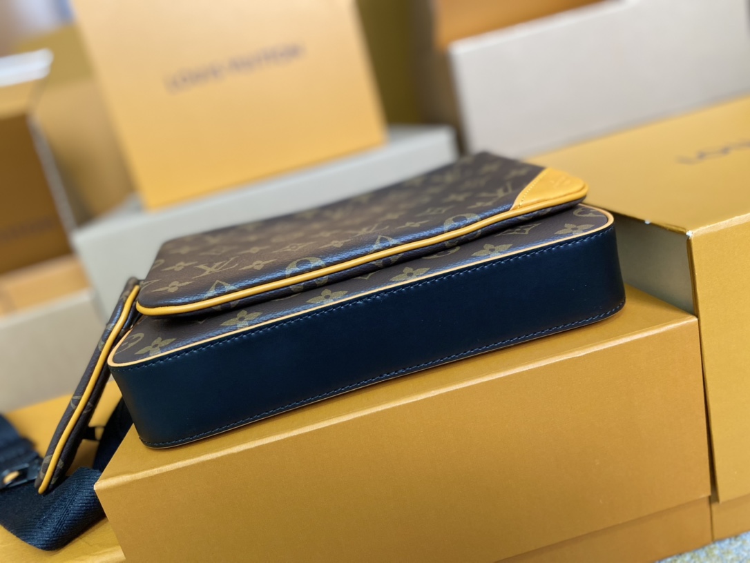 ルイ・ヴィトン「Louis Vuitton」新作 Trio メッセンジャーバッグ