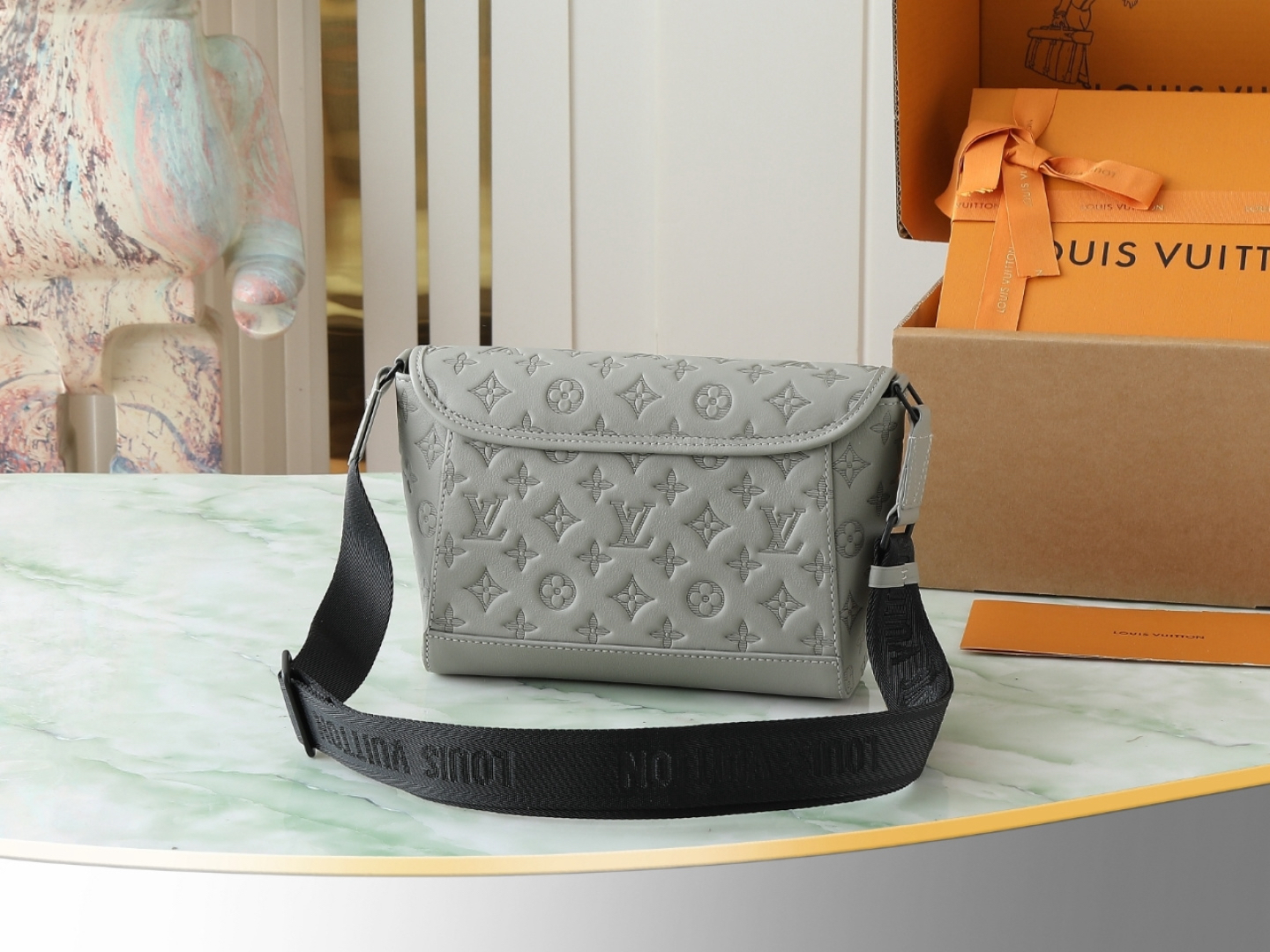 ルイ・ヴィトン「Louis Vuitton」スタイリッシュ メッセンジャーバッグ