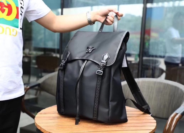 ヴェルサーチ「Versace」メデューサ バックパック