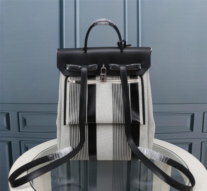 エルメス「Hermès」エルバッグ ア・ドス ジップ 30 ルトゥルネ バックパック