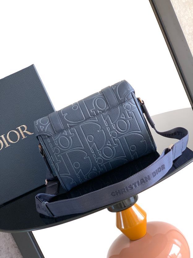 ディオール「Dior」Hit The Road フラップ メッセンジャーバッグ