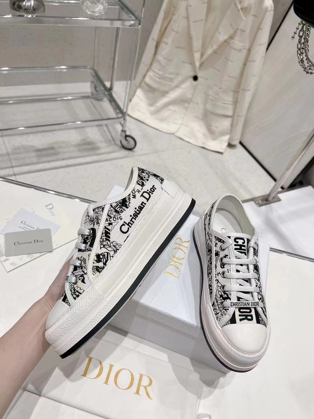 ディオール「Dior」ラディクット スニーカー