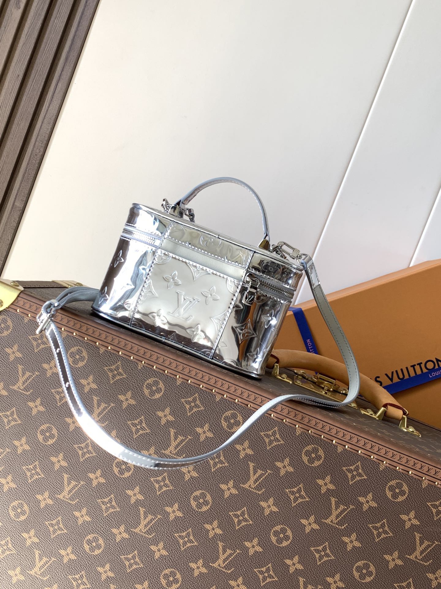 ルイ・ヴィトン「Louis Vuitton」Vanity Chain Pouch ハンドバッグ