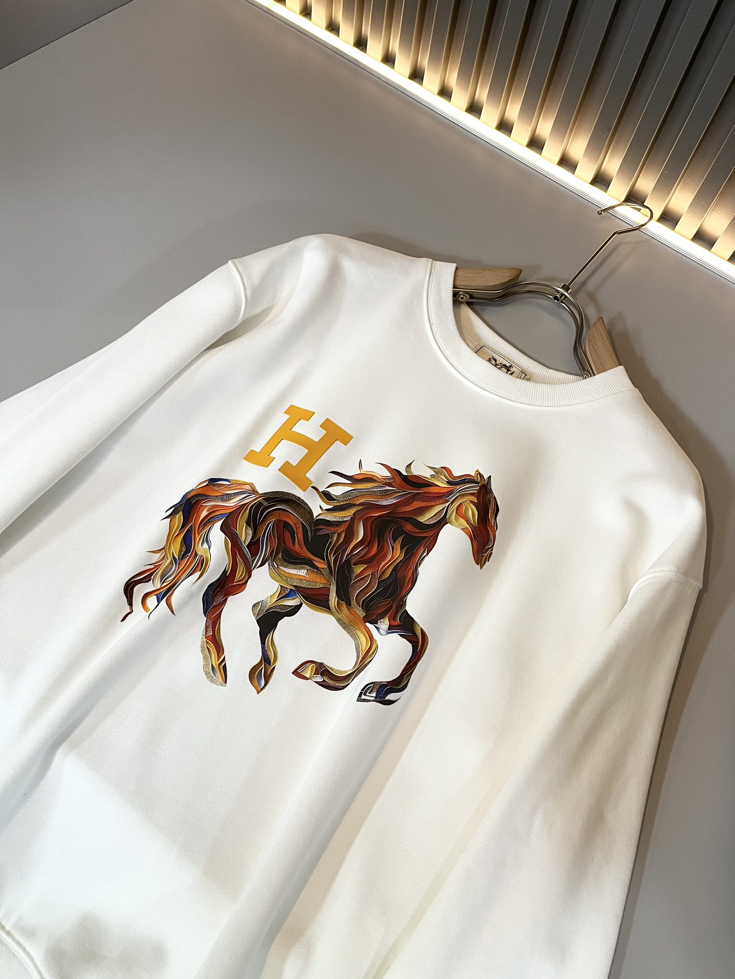 エルメス「Hermès」ロゴプリント スウェットパーカー