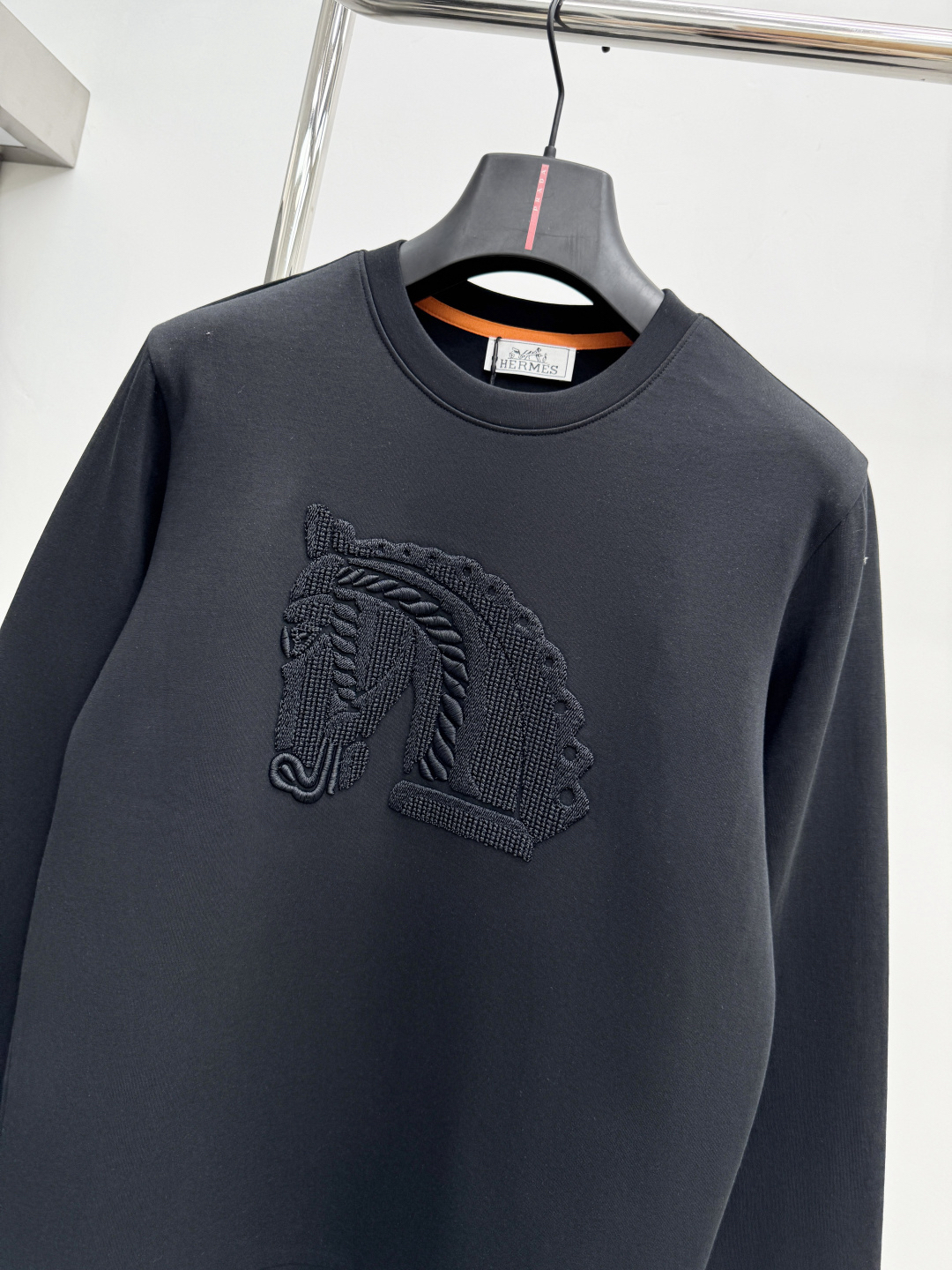 エルメス「Hermès」立体刺繍ロゴ 長袖スウェット