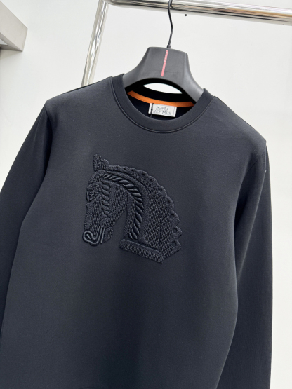 エルメス「Hermès」立体刺繍ロゴ 長袖スウェット