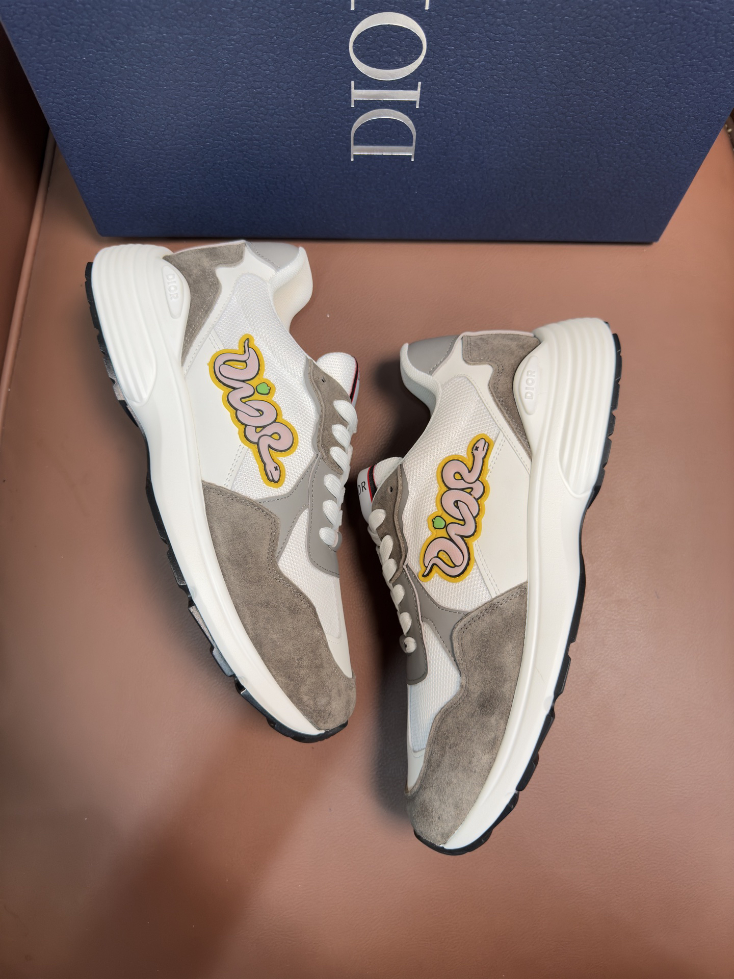 ディオール「Dior」x KAWS スネークイヤー コレクション B35 NXXT メンズ スニーカー