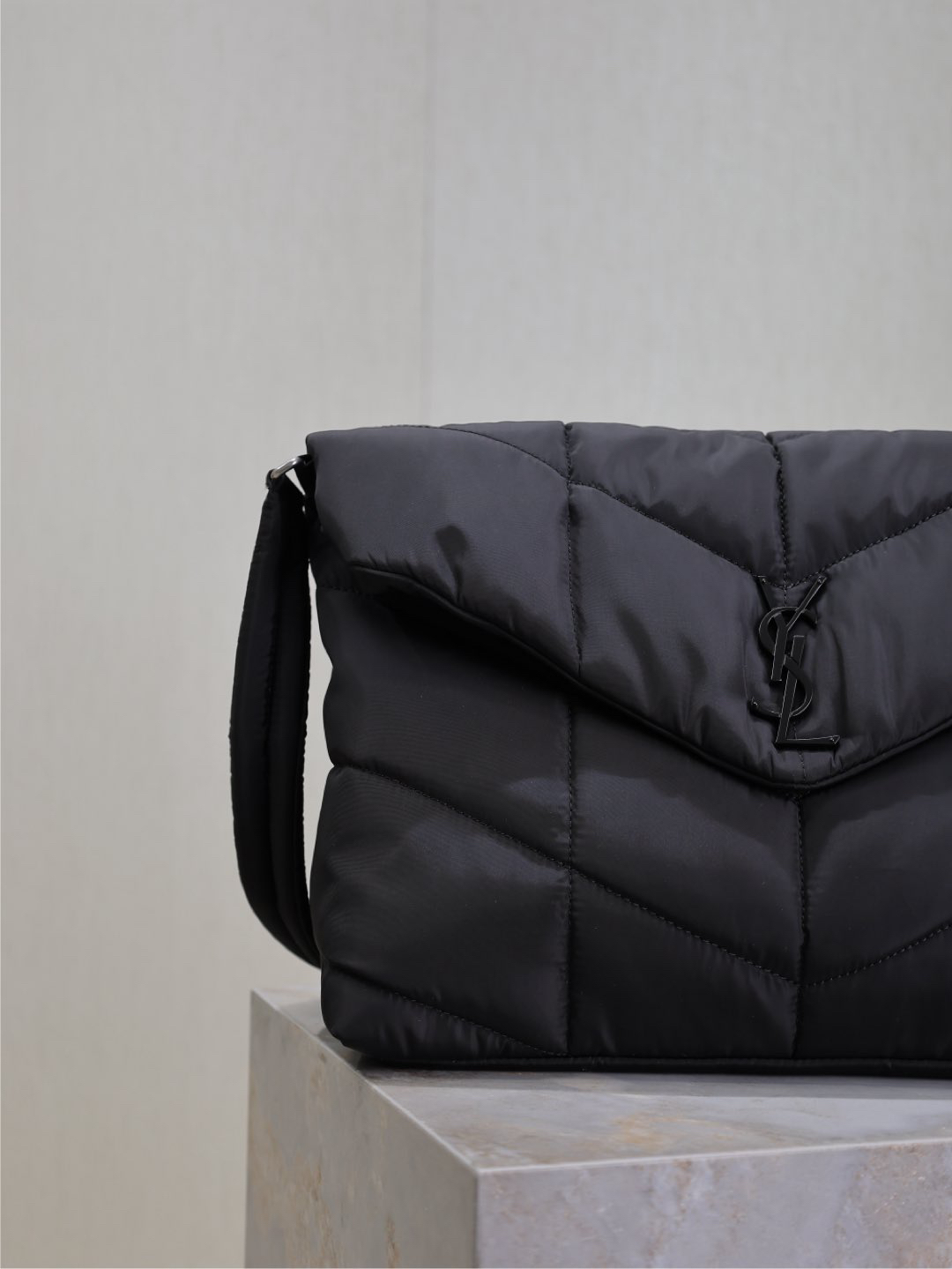 2026サンローラン「Saint Laurent LOULOU PUFFER ナイロン ショルダーバッグ