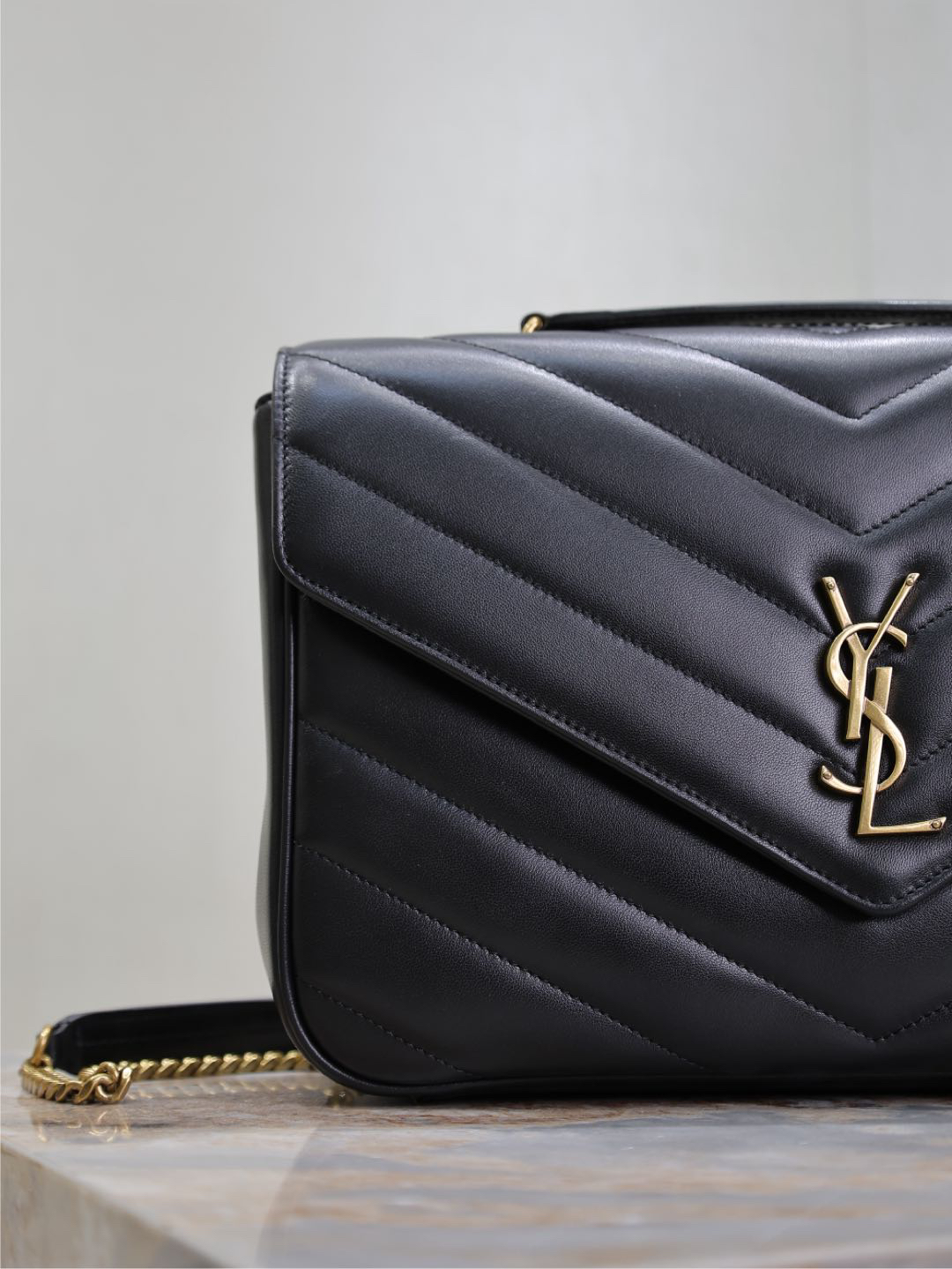 2026サンローラン「Saint Laurent LOULOU グラン マトラッセラムスキン ショルダーバッグ