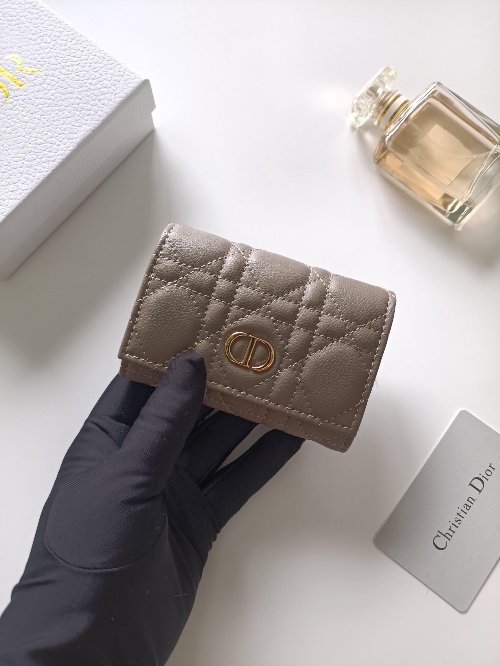 ディオール「Dior」ディオール 30 モンテーニュ グリシン ウォレット / コンパクトウォレット