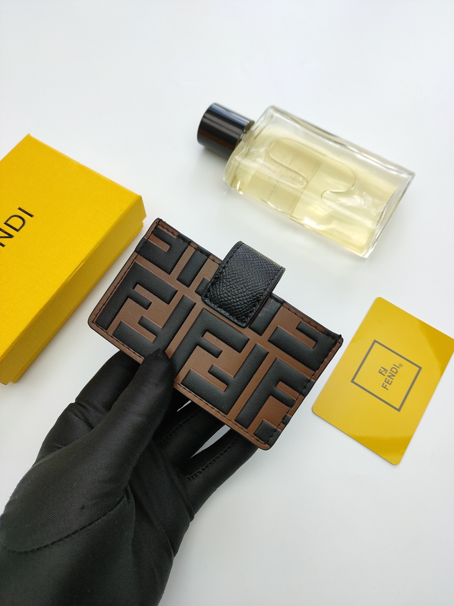 フェンディ「Fendi」フェンディ F is Fendi カードケース / カードホルダー