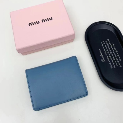 ミュウミュウ「Miu Miu」ミュウミュウ カーフスキン コンパクトウォレット 5238 / 二つ折り財布