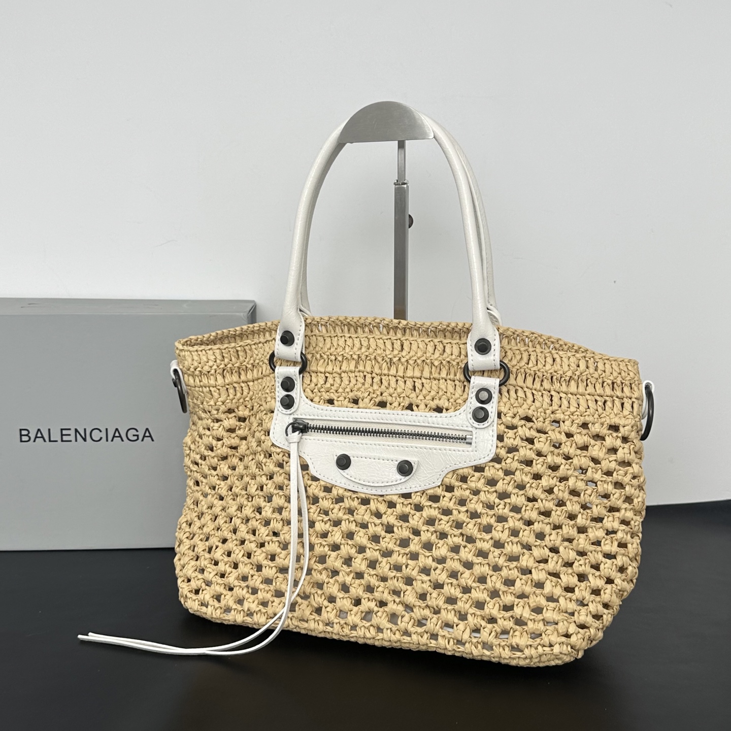 バレンシアガ「Balenciaga」バレンシアガ ル・シティ バスケット / ラフィアトートバッグ
