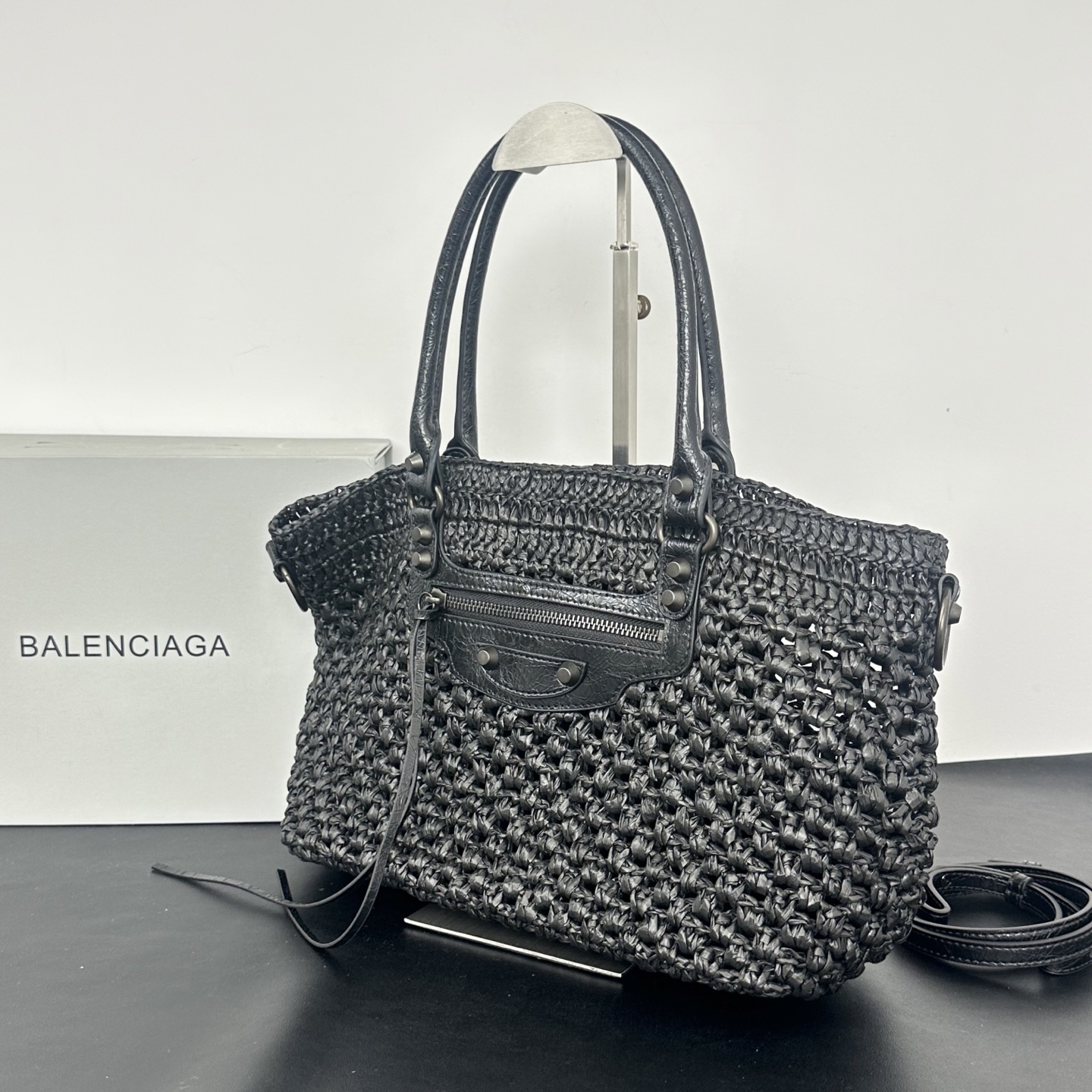 バレンシアガ「Balenciaga」バレンシアガ ル・シティ バスケット / ラフィアトートバッグ