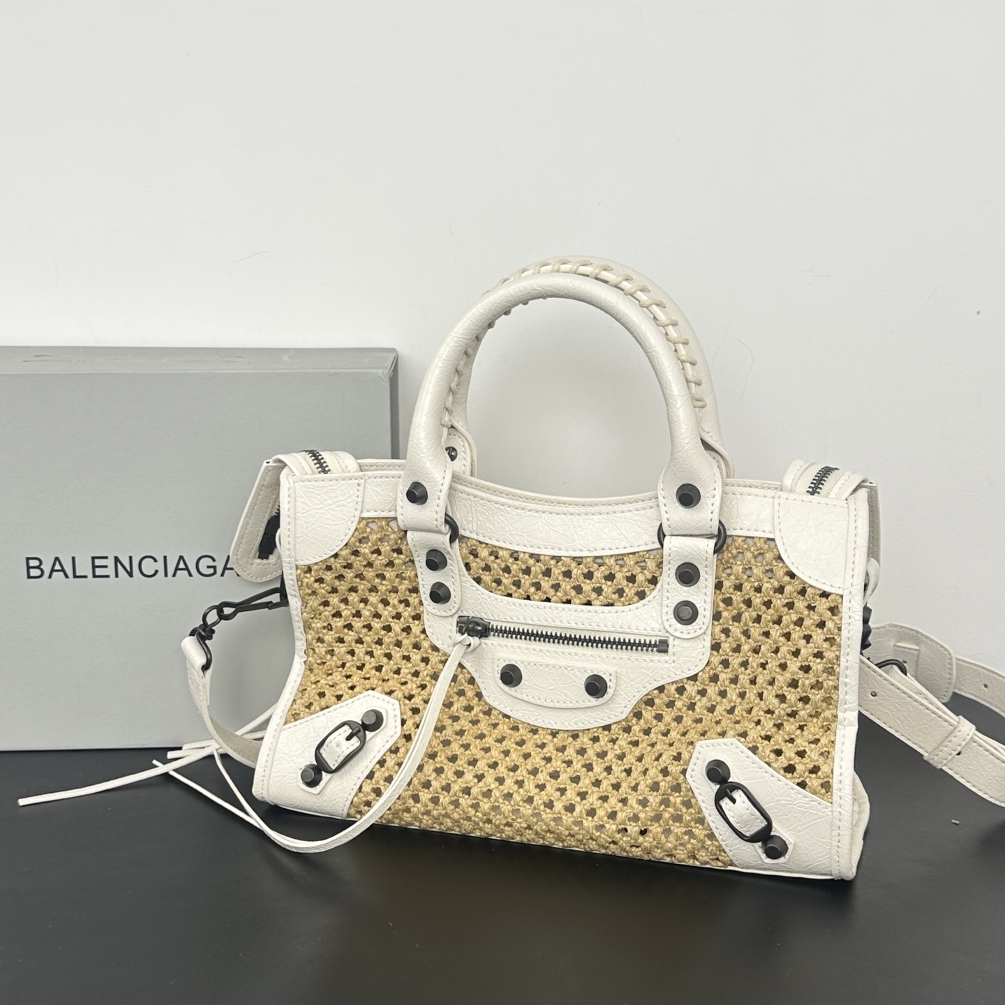 バレンシアガ「Balenciaga」バレンシアガ ラフィア ル・シティ ハンドバッグ / トートバッグ