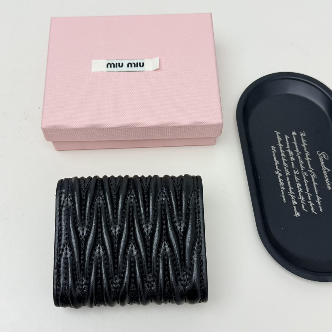 ミュウミュウ「Miu Miu」ミュウミュウ マテラッセ ラムスキン コンパクトバッグ 791 / ショルダーバッグ