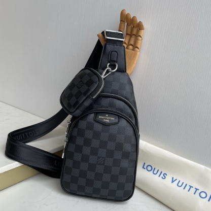 ルイ・ヴィトン「Louis Vuitton」ルイ・ヴィトン メンズ チェストバッグ / クロスボディバッグ 