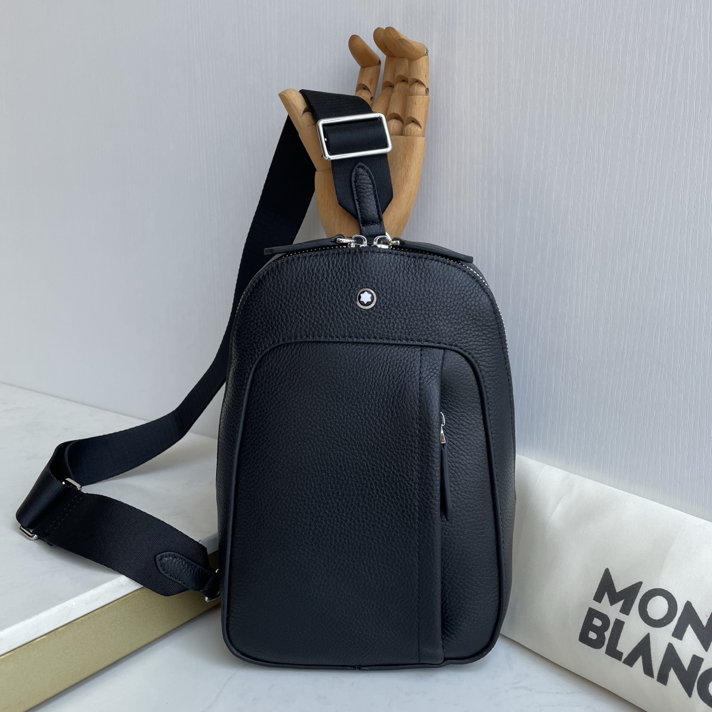 モンブラン 「Montblanc」モンブラン レザーメッセンジャーバッグ / ショルダーバッグ 