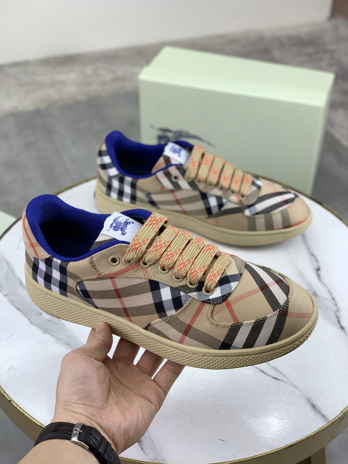 バーバリー「Burberry」バーバリー テラス スニーカー / レザースニーカー