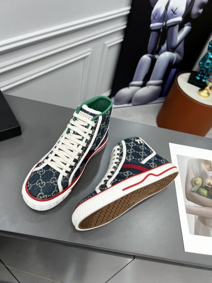 グッチ「Gucci」グッチ テニス 1977 ハイトップスニーカー / ユニセックススニーカー