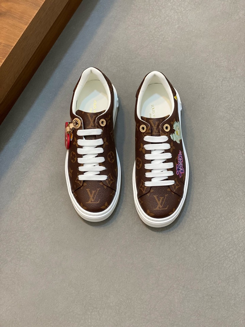 ルイ・ヴィトン「Louis Vuitton」ルイ・ヴィトン シルクカーフスキン スニーカー / ユニセックススポーツシューズ