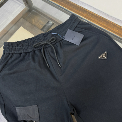 プラダ「Prada」コットンショーツ / ロゴショーツ