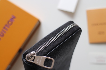 ルイ・ヴィトン「Louis Vuitton」ジッピーウォレット･ホリゾンタル