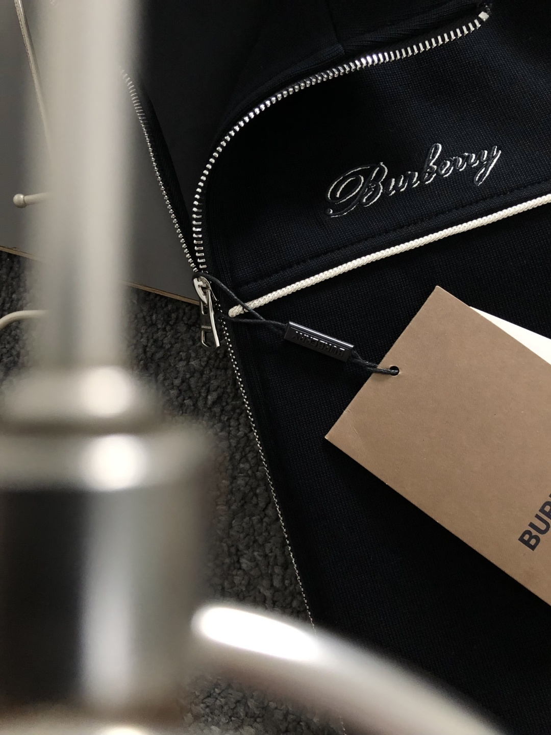 バーバリー「Burberry」バーバリー レタリング刺繍 ジップアップジャケット / アウター
