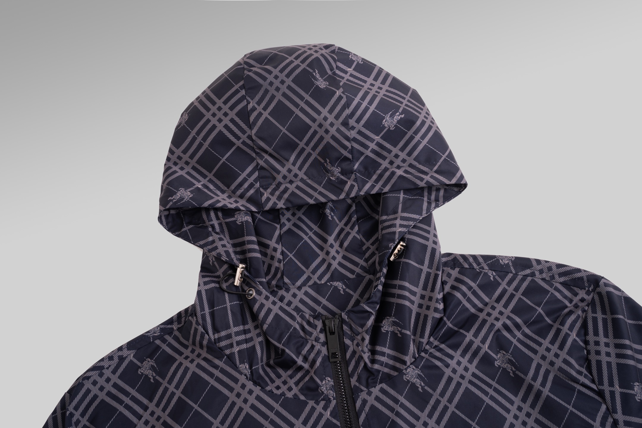 バーバリー「Burberry」バーバリー ロゴプリント ジップアップジャケット / アウター
