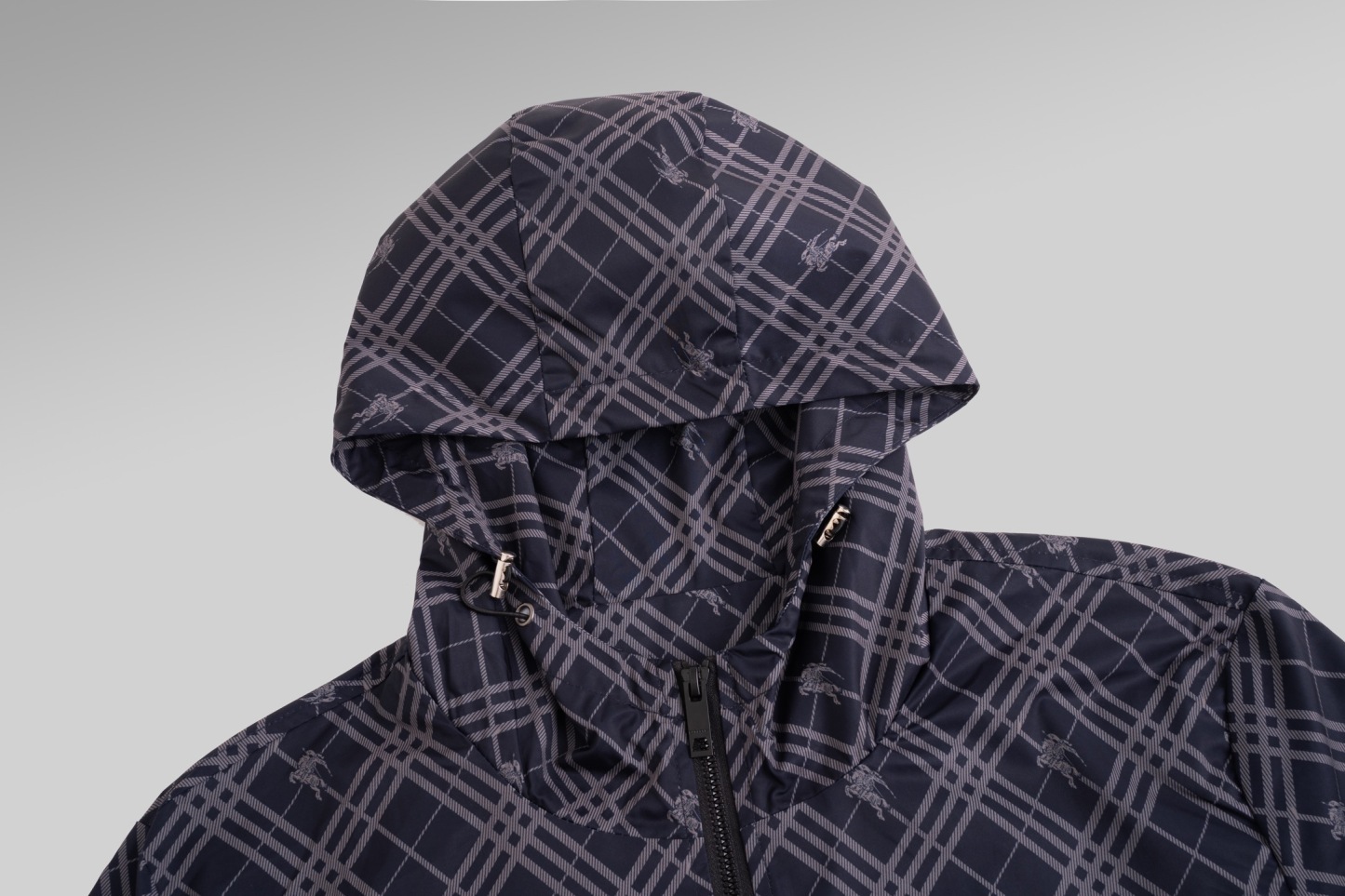 バーバリー「Burberry」バーバリー ロゴプリント ジップアップジャケット / アウター
