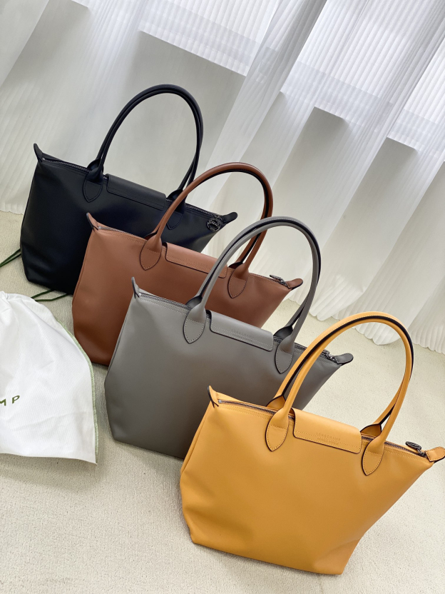 ロンシャン「Longchamp」 Le Pliage Xtra ミディアムショルダートート