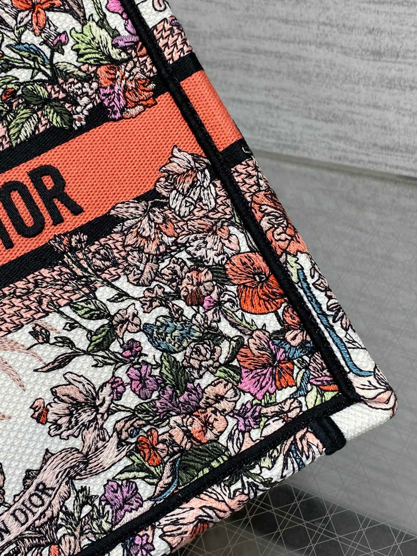 ディオール「Dior」オフィシャルレザー 最新サイズ スモールトート