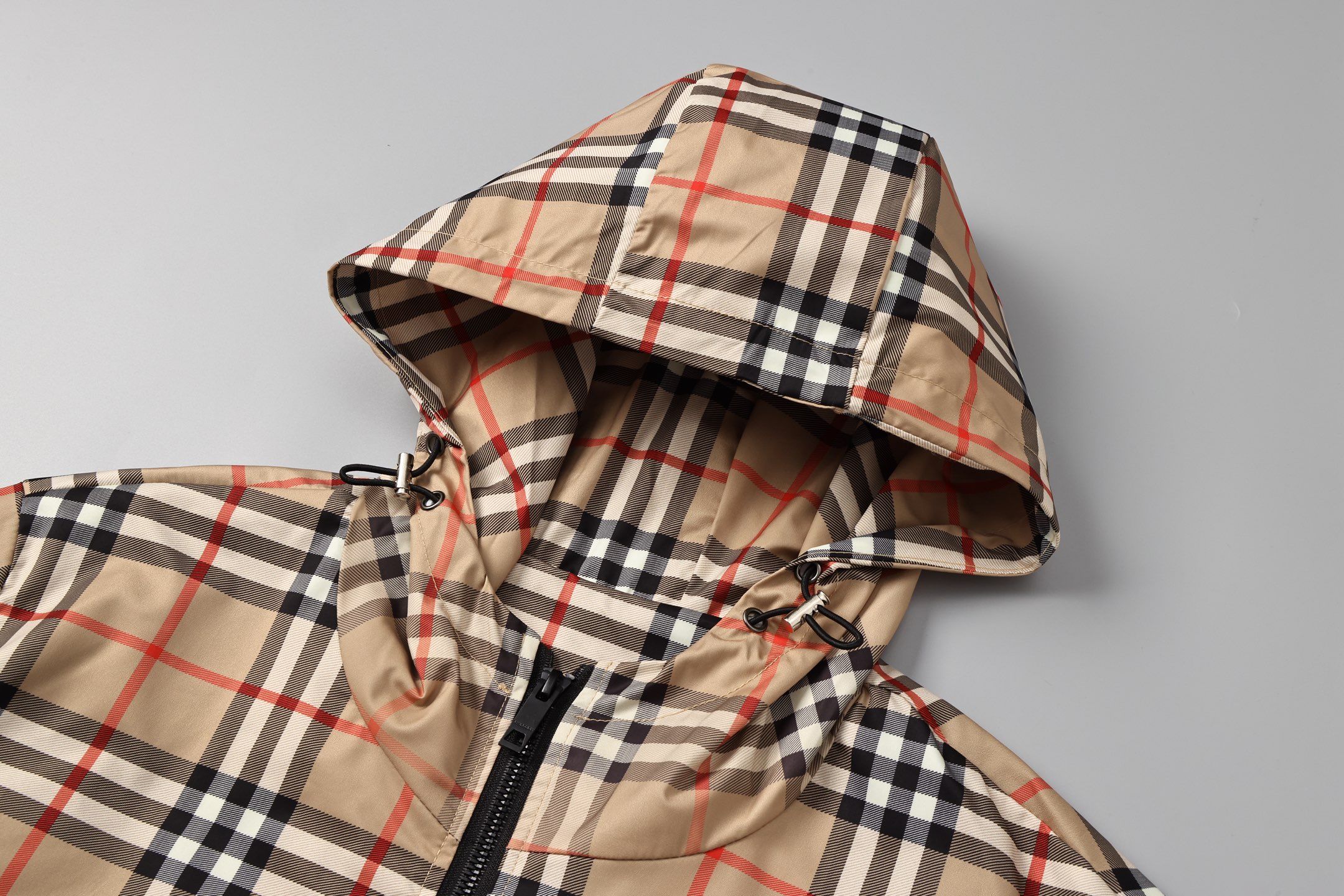 バーバリー「Burberry」バーバリー ロゴプリント ジップアップジャケット / アウター