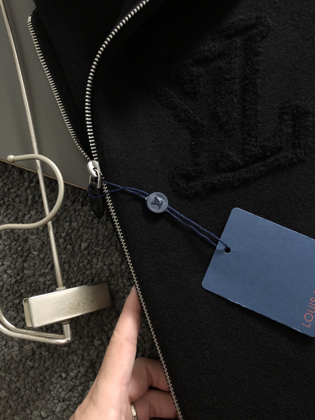 ルイ・ヴィトン「Louis Vuitton」ルイ・ヴィトン モノグラム・マクロ ウール ハーフジッププルオーバー / ニットトップス