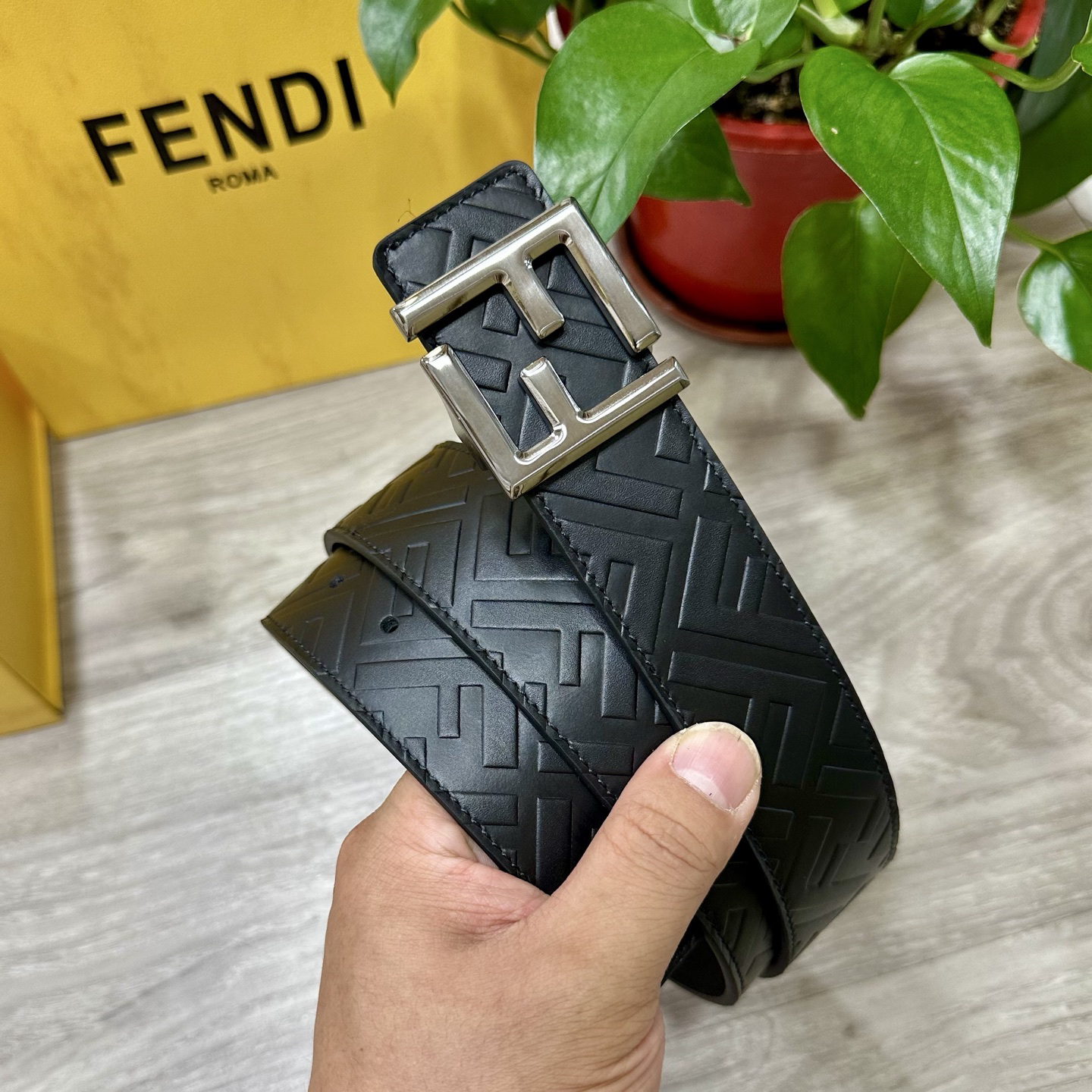 フェンディ「Fendi」FF ベルト - リバーシブル フックベルト