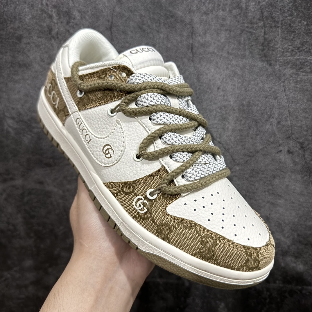 「コラボモデル」Gucci x Nike  SB Dunk Low デコンストラクション ドローストリングスニーカー
